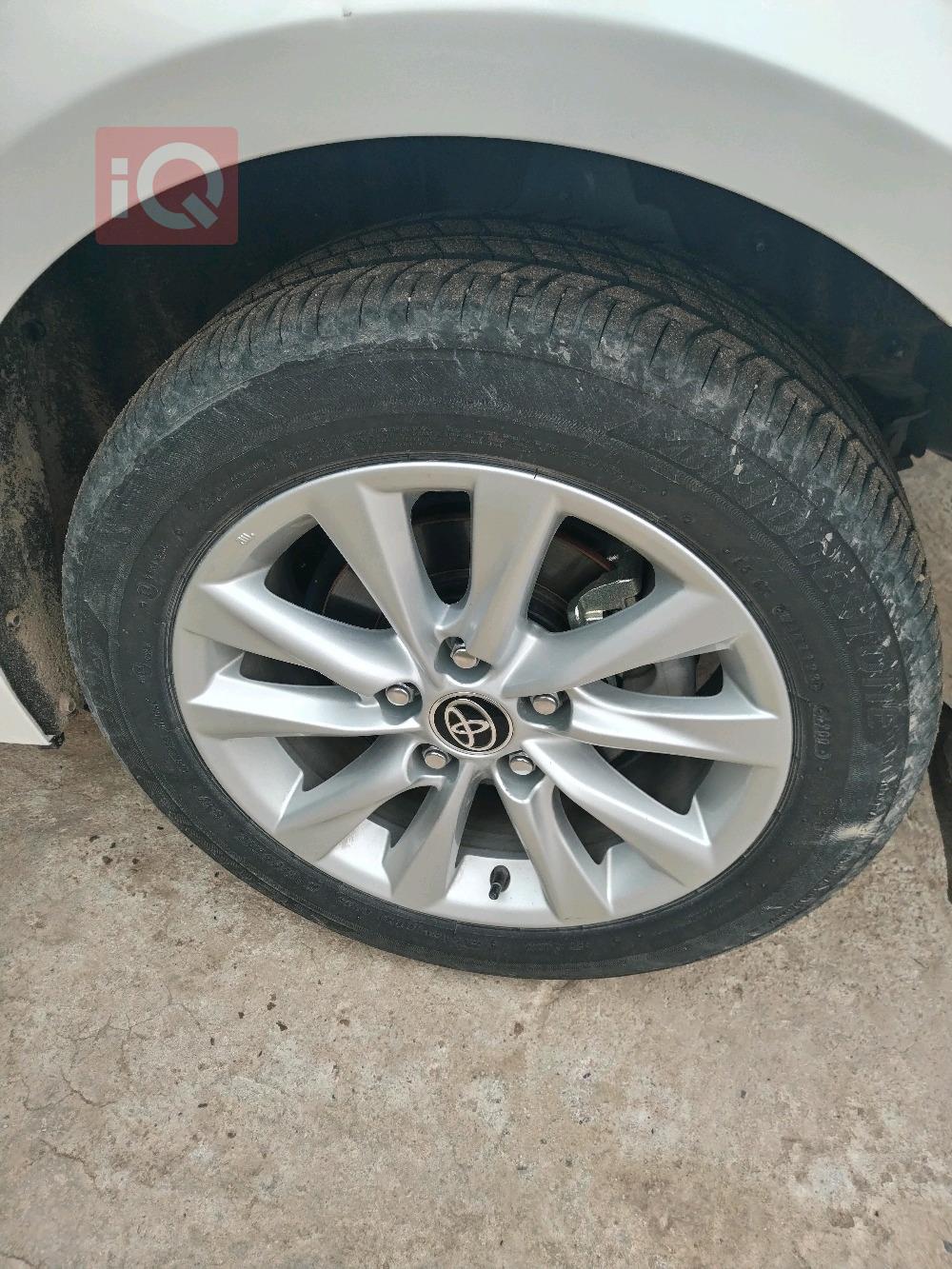 تۆیۆتا کۆرۆلا